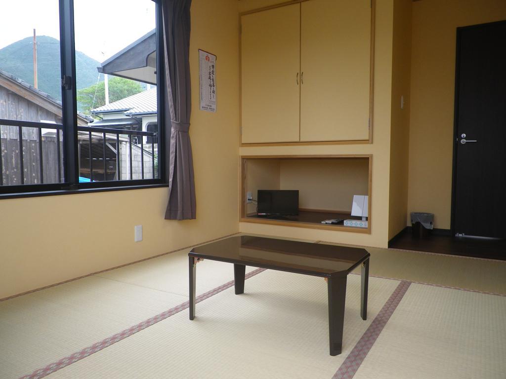 Minshuku Iwakawa Hotel ยากูชิมา ภายนอก รูปภาพ