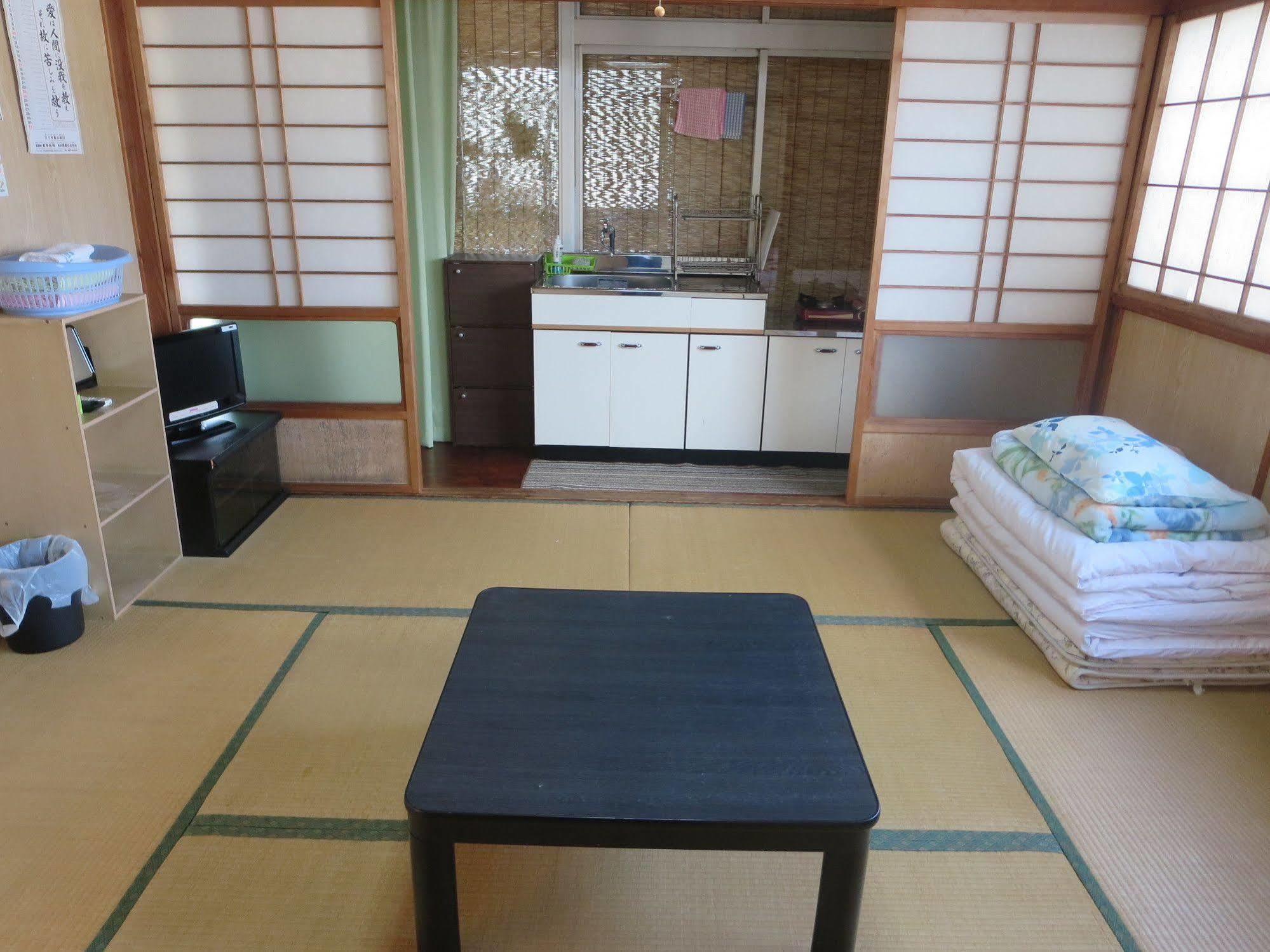 Minshuku Iwakawa Hotel ยากูชิมา ภายนอก รูปภาพ